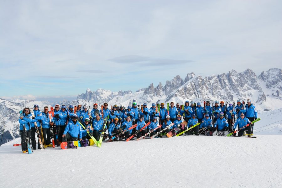 photo-group-school-ski-dolomites